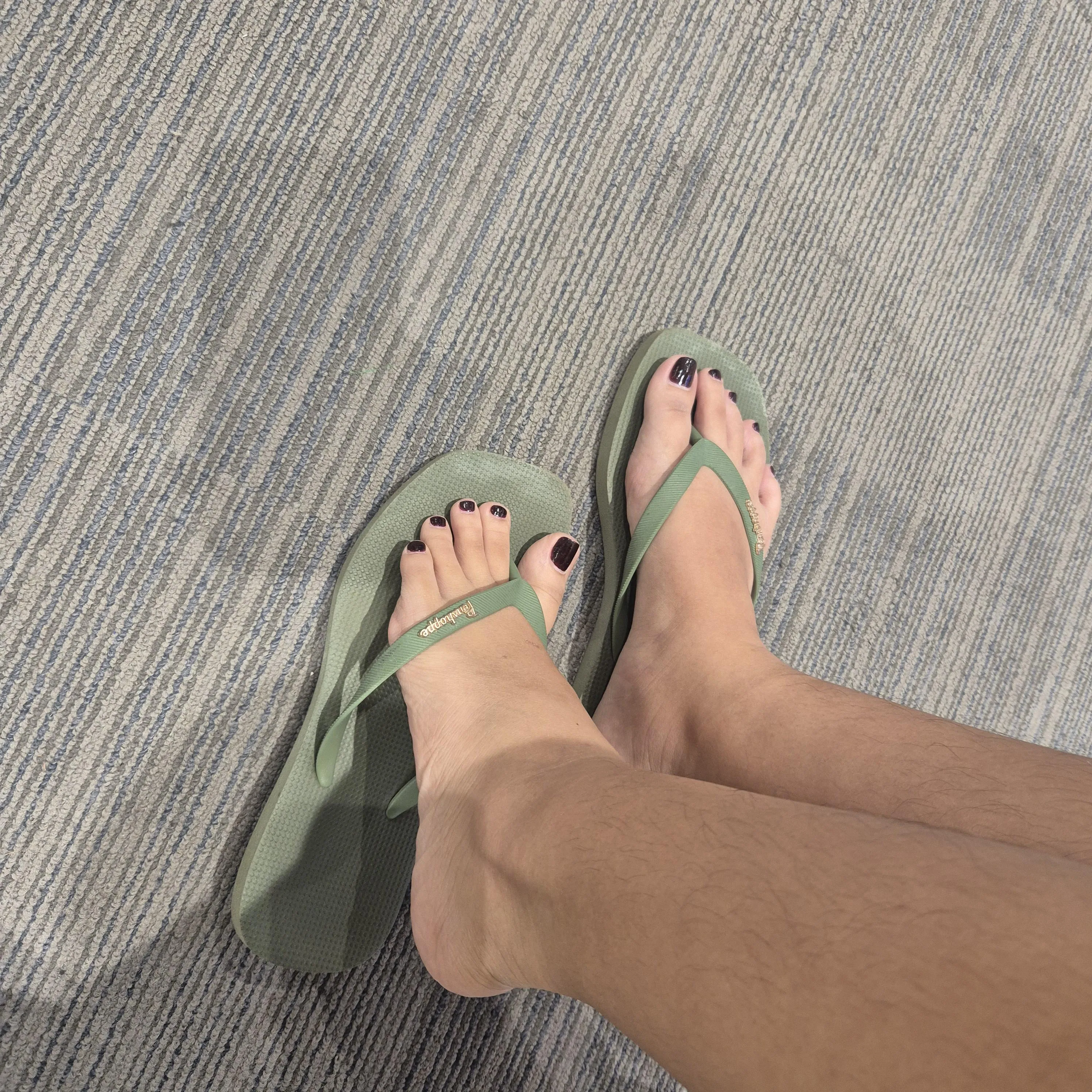 Autopick: You can never go wrong with flipflops